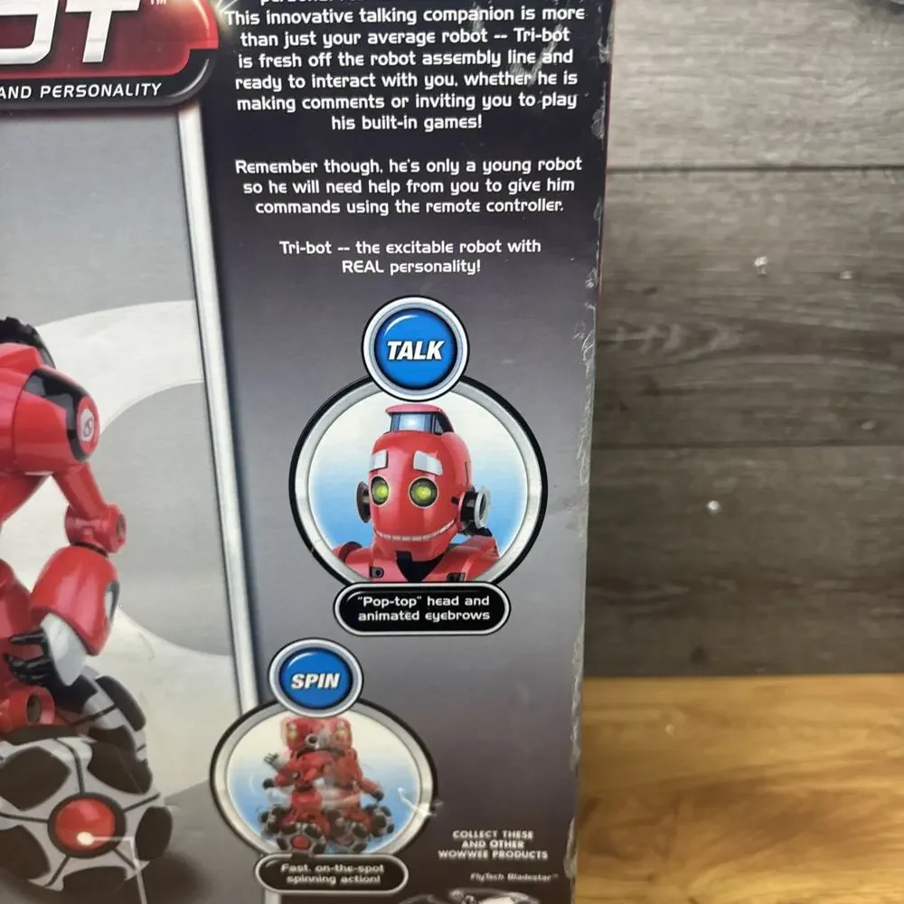 RS Tri-Bot NIB Interactive Remote Control Robot WowWee Robotics 8042 Collection
